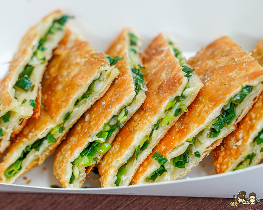 老正興館金牌蔥油餅 高雄美食 必吃 團購 排隊 在地 傳承 蘿蔔酥 小籠包 捲餅 清蒸臭豆腐