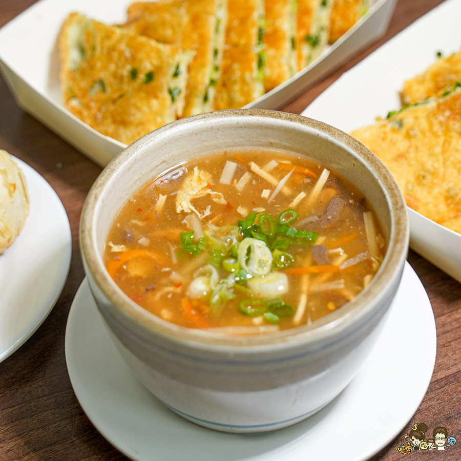 老正興館金牌蔥油餅 高雄美食 必吃 團購 排隊 在地 傳承 蘿蔔酥 小籠包 捲餅 清蒸臭豆腐