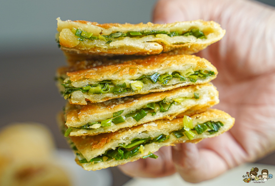 老正興館金牌蔥油餅 高雄美食 必吃 團購 排隊 在地 傳承 蘿蔔酥 小籠包 捲餅 清蒸臭豆腐