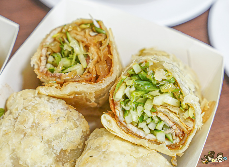 老正興館金牌蔥油餅 高雄美食 必吃 團購 排隊 在地 傳承 蘿蔔酥 小籠包 捲餅 清蒸臭豆腐