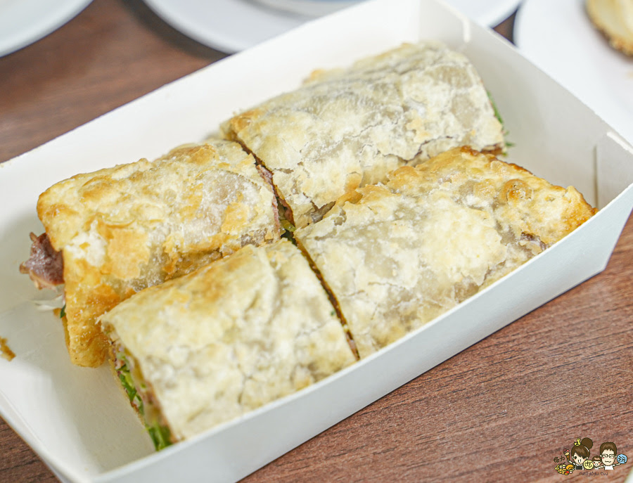 老正興館金牌蔥油餅 高雄美食 必吃 團購 排隊 在地 傳承 蘿蔔酥 小籠包 捲餅 清蒸臭豆腐