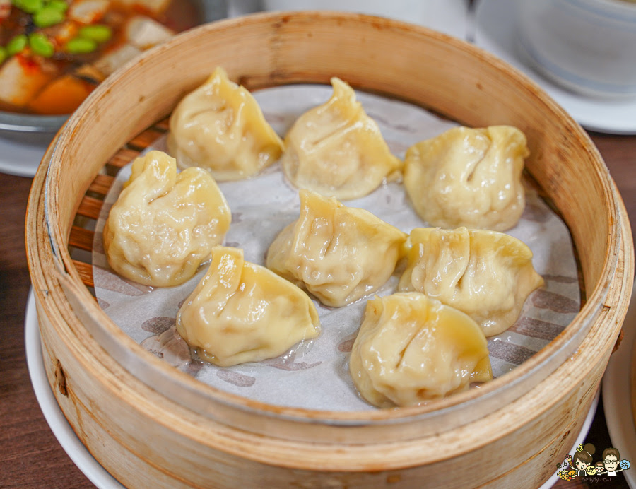 老正興館金牌蔥油餅 高雄美食 必吃 團購 排隊 在地 傳承 蘿蔔酥 小籠包 捲餅 清蒸臭豆腐