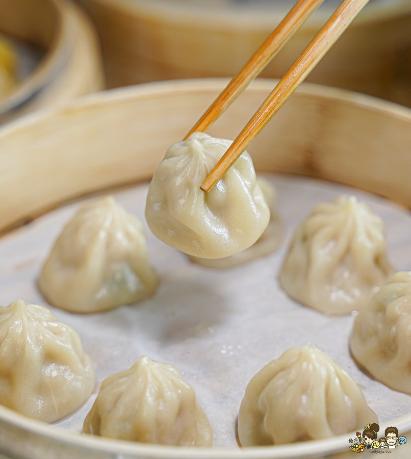 老正興館金牌蔥油餅 高雄美食 必吃 團購 排隊 在地 傳承 蘿蔔酥 小籠包 捲餅 清蒸臭豆腐