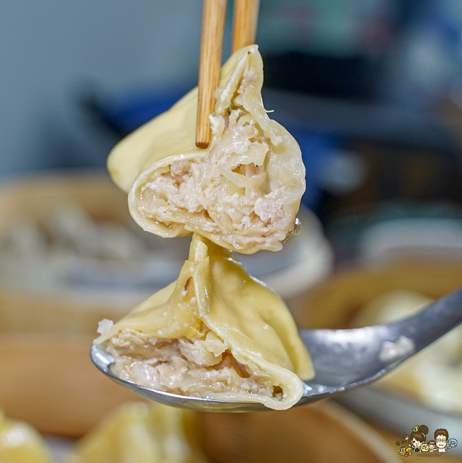 老正興館金牌蔥油餅 高雄美食 必吃 團購 排隊 在地 傳承 蘿蔔酥 小籠包 捲餅 清蒸臭豆腐