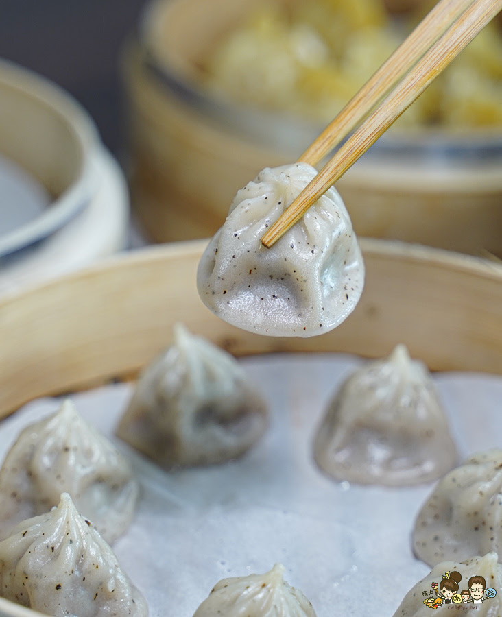 老正興館金牌蔥油餅 高雄美食 必吃 團購 排隊 在地 傳承 蘿蔔酥 小籠包 捲餅 清蒸臭豆腐
