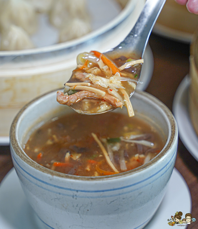 老正興館金牌蔥油餅 高雄美食 必吃 團購 排隊 在地 傳承 蘿蔔酥 小籠包 捲餅 清蒸臭豆腐