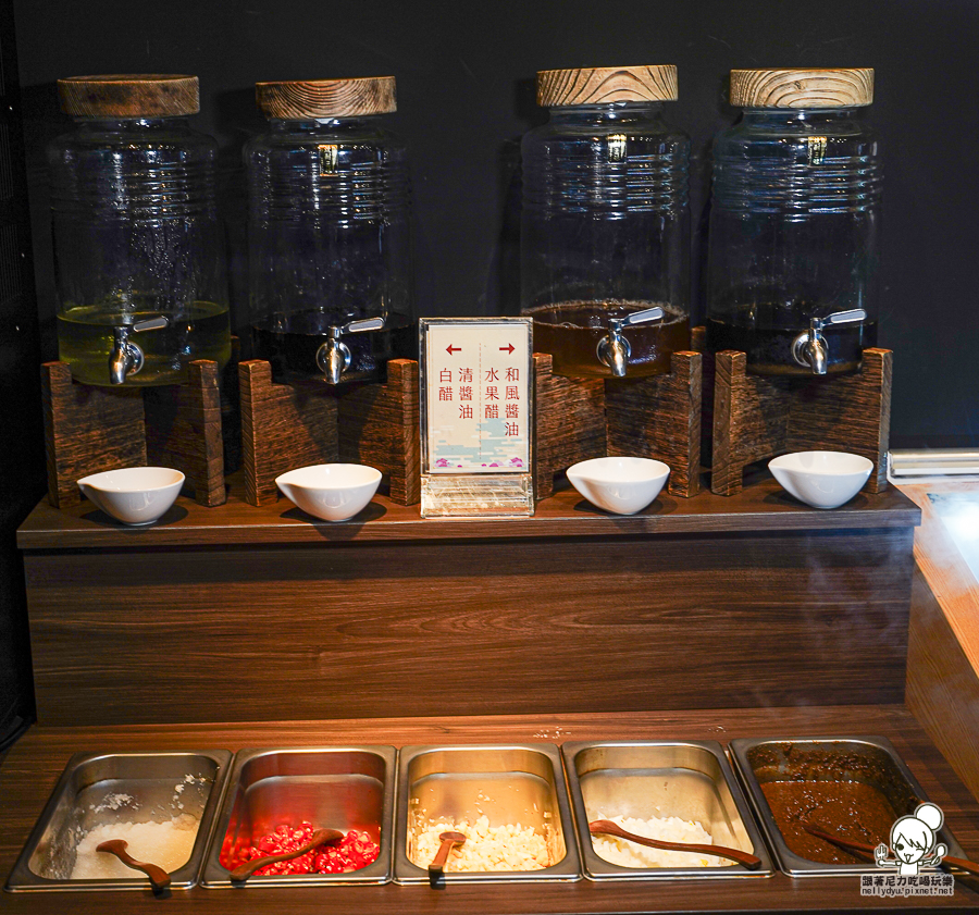 高雄火鍋 聚餐 聚會吃 火鍋 好吃 高雄美食 海鮮 兔子 限定 肉盤 大肉盤 自助吧