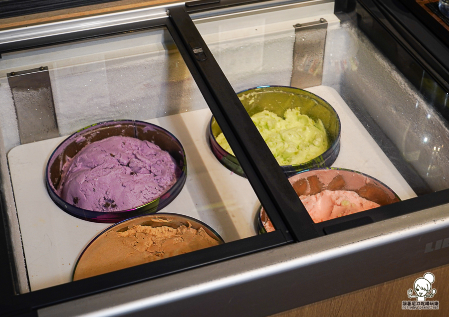 高雄火鍋 聚餐 聚會吃 火鍋 好吃 高雄美食 海鮮 兔子 限定 肉盤 大肉盤 自助吧