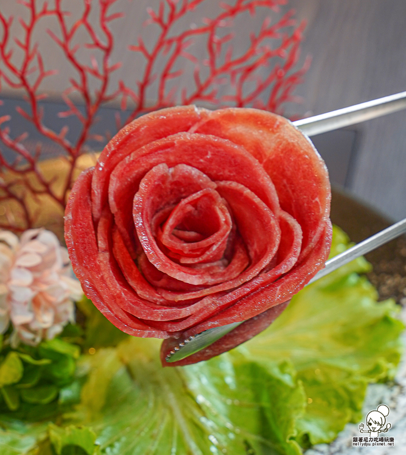 高雄火鍋 聚餐 聚會吃 火鍋 好吃 高雄美食 海鮮 兔子 限定 肉盤 大肉盤 自助吧