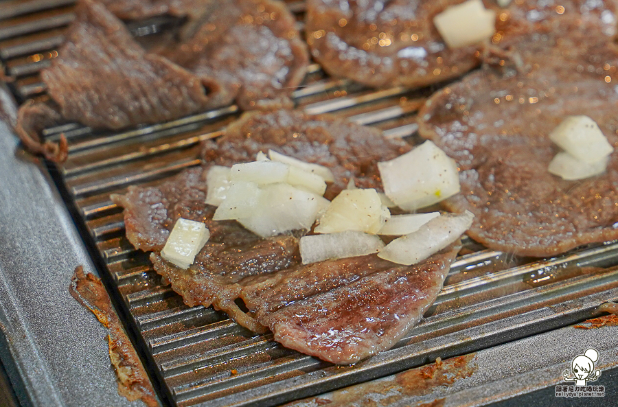 高雄火鍋 聚餐 聚會吃 火鍋 好吃 高雄美食 海鮮 兔子 限定 肉盤 大肉盤 自助吧