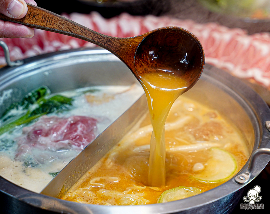 高雄火鍋 聚餐 聚會吃 火鍋 好吃 高雄美食 海鮮 兔子 限定 肉盤 大肉盤 自助吧