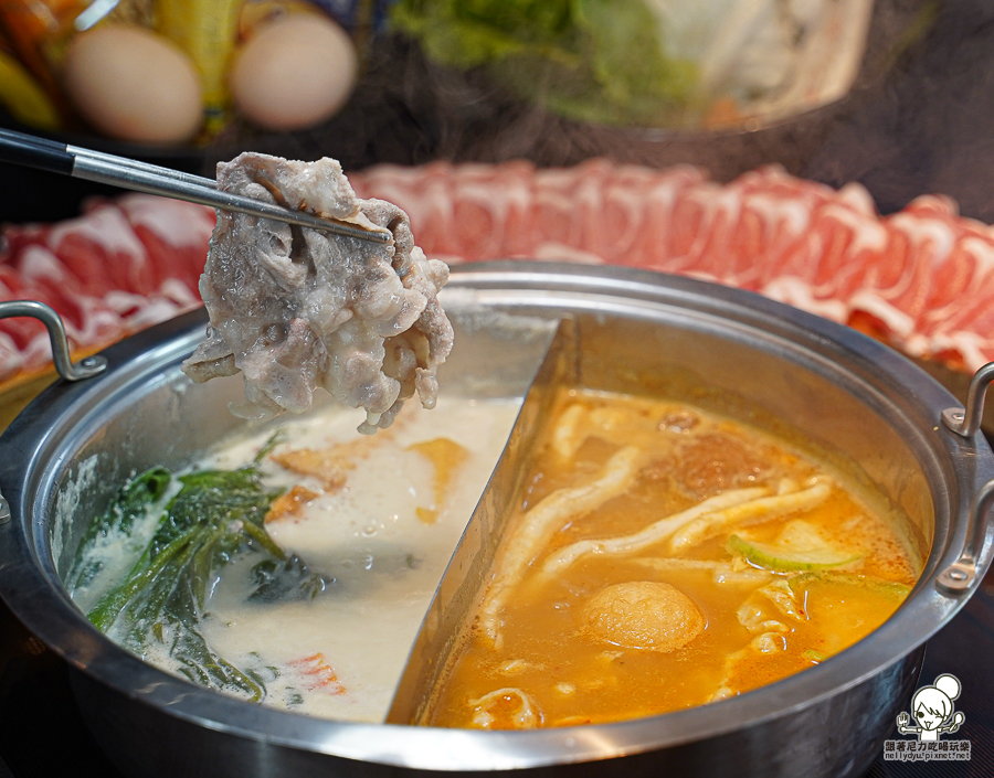 高雄火鍋 聚餐 聚會吃 火鍋 好吃 高雄美食 海鮮 兔子 限定 肉盤 大肉盤 自助吧
