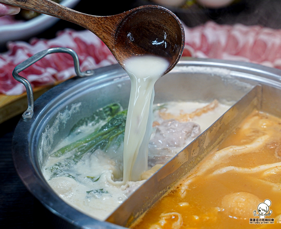 高雄火鍋 聚餐 聚會吃 火鍋 好吃 高雄美食 海鮮 兔子 限定 肉盤 大肉盤 自助吧