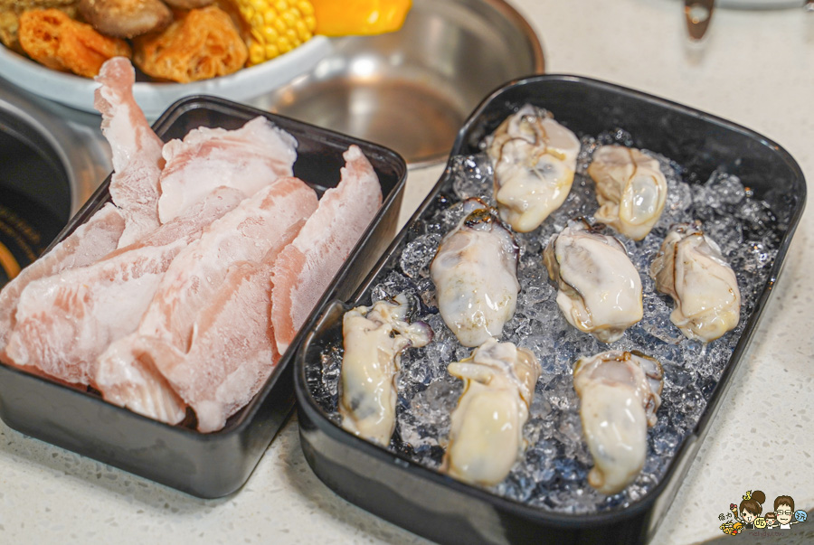 火鍋吃到飽 旋轉火鍋 鍋物 迴轉鍋物 熱炒 熟食 海鮮 肉品 湯頭 高雄火鍋 高雄必吃