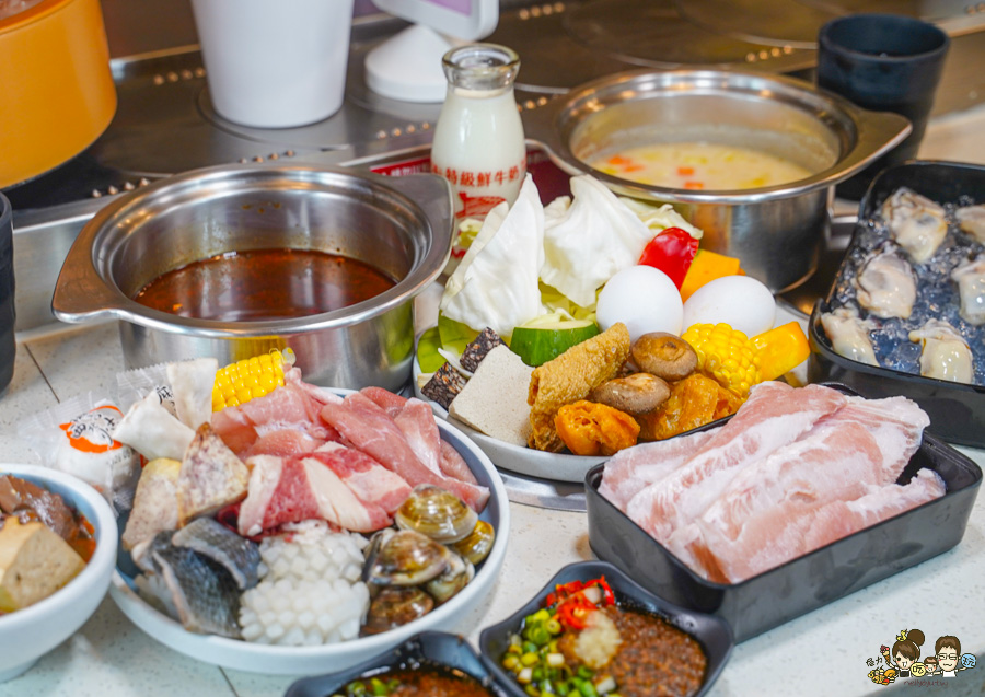 火鍋吃到飽 旋轉火鍋 鍋物 迴轉鍋物 熱炒 熟食 海鮮 肉品 湯頭 高雄火鍋 高雄必吃