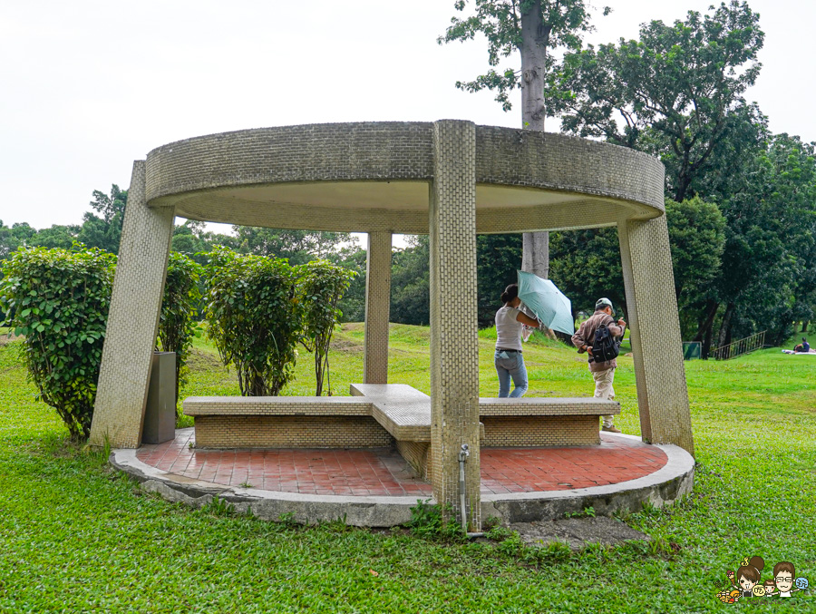 高雄果嶺自然公園 高雄最大後花園 原高雄高爾夫球場 草地 免費 超大 巨大 秘境