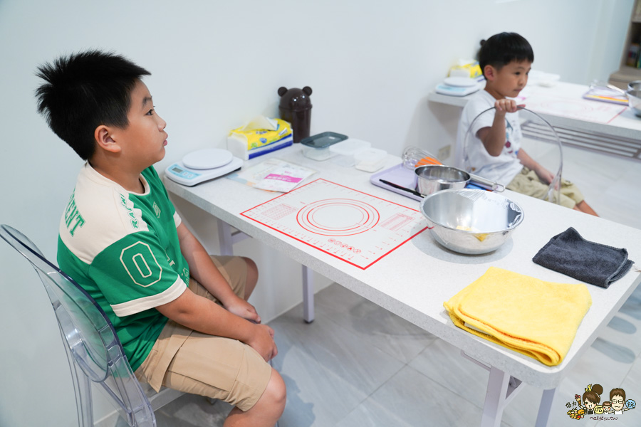  Little Ant 小螞蟻手作烘焙坊 DIY課程 高雄甜點 蛋糕 生乳捲 巨蛋 左營 好吃 推薦 親子烘焙 課程 專業課程