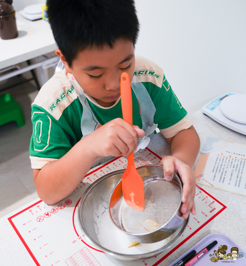 Little Ant 小螞蟻手作烘焙坊 DIY課程 高雄甜點 蛋糕 生乳捲 巨蛋 左營 好吃 推薦 親子烘焙 課程 專業課程