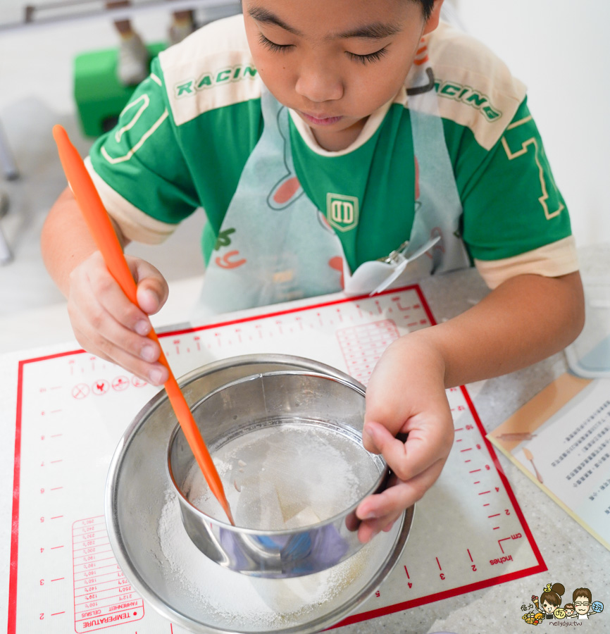  Little Ant 小螞蟻手作烘焙坊 DIY課程 高雄甜點 蛋糕 生乳捲 巨蛋 左營 好吃 推薦 親子烘焙 課程 專業課程