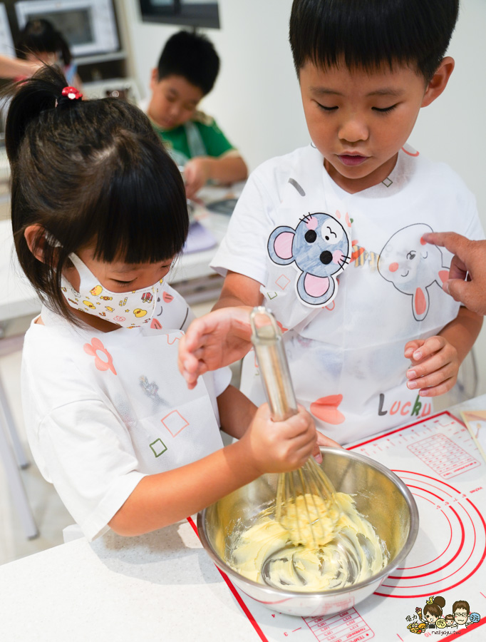  Little Ant 小螞蟻手作烘焙坊 DIY課程 高雄甜點 蛋糕 生乳捲 巨蛋 左營 好吃 推薦 親子烘焙 課程 專業課程