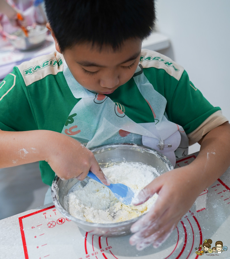  Little Ant 小螞蟻手作烘焙坊 DIY課程 高雄甜點 蛋糕 生乳捲 巨蛋 左營 好吃 推薦 親子烘焙 課程 專業課程