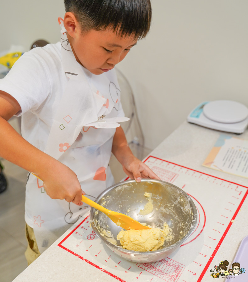  Little Ant 小螞蟻手作烘焙坊 DIY課程 高雄甜點 蛋糕 生乳捲 巨蛋 左營 好吃 推薦 親子烘焙 課程 專業課程
