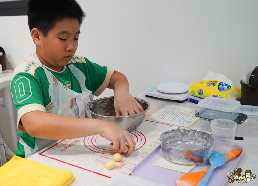  Little Ant 小螞蟻手作烘焙坊 DIY課程 高雄甜點 蛋糕 生乳捲 巨蛋 左營 好吃 推薦 親子烘焙 課程 專業課程
