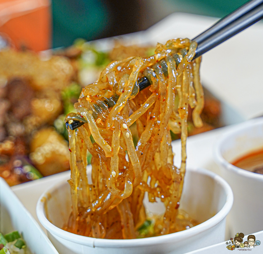 小赤佬干鍋 文學店 高鐵美食 左營美食 消夜 晚餐 夜貓族 推薦 好吃 必吃 高雄必吃