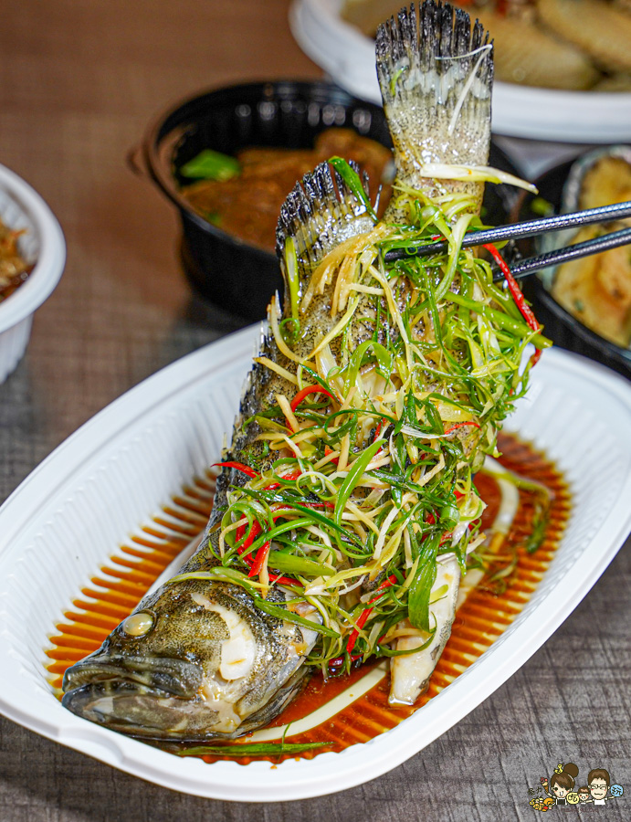 高雄年菜首選 外帶年菜 團圓 外帶 芳師傅私房菜 必吃 好吃 辦桌 佳餚 便宜 大份量