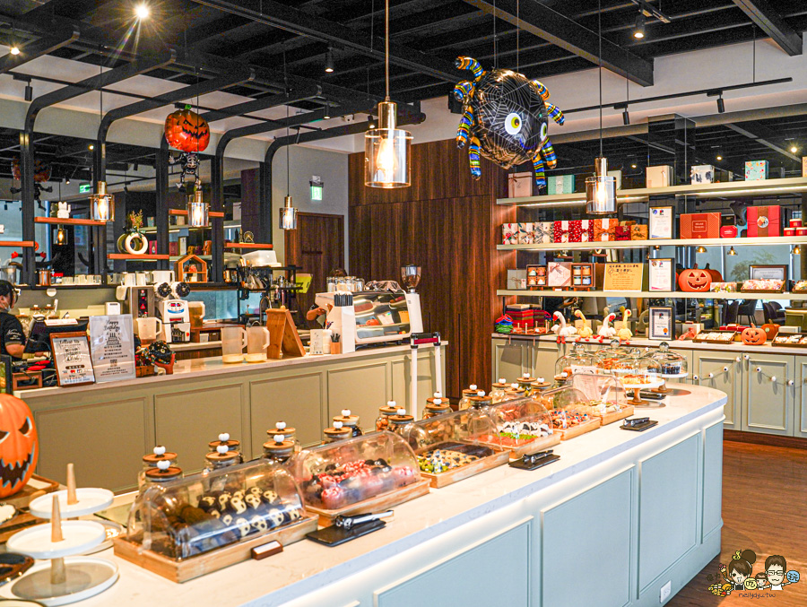 三十早人羽 咖啡館 高雄萬聖節 咖啡店 應景 甜點 手作甜點 蛋糕 餅乾 點心 聚餐 推薦 
