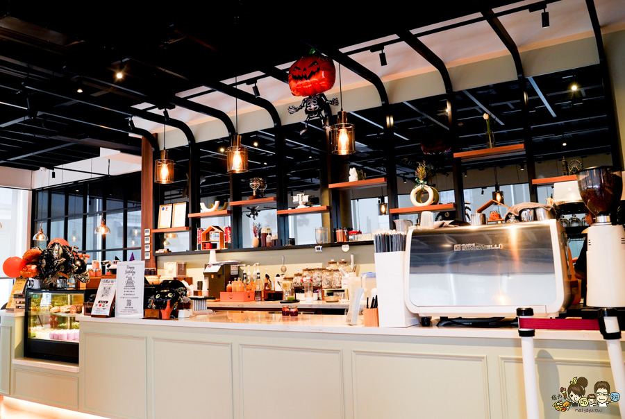 三十早人羽 咖啡館 高雄萬聖節 咖啡店 應景 甜點 手作甜點 蛋糕 餅乾 點心 聚餐 推薦 