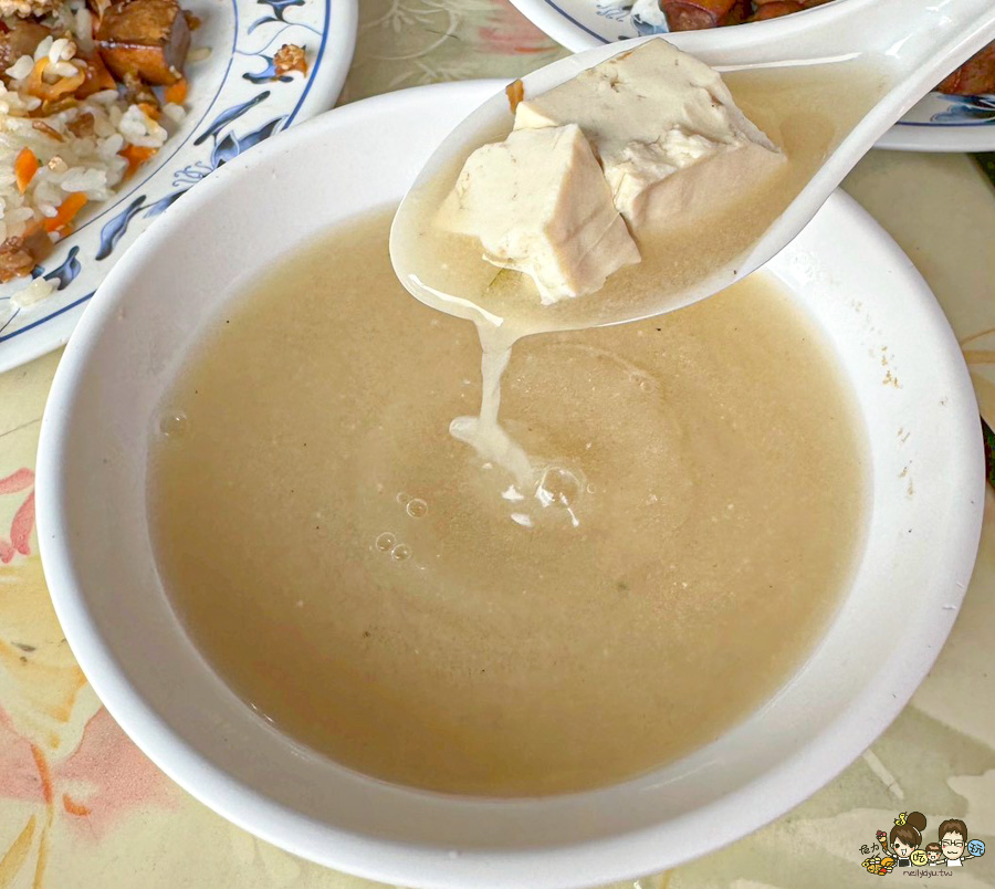 珍飽便當 高雄便當 老字號 西子灣 好吃 學生最愛 月底救星