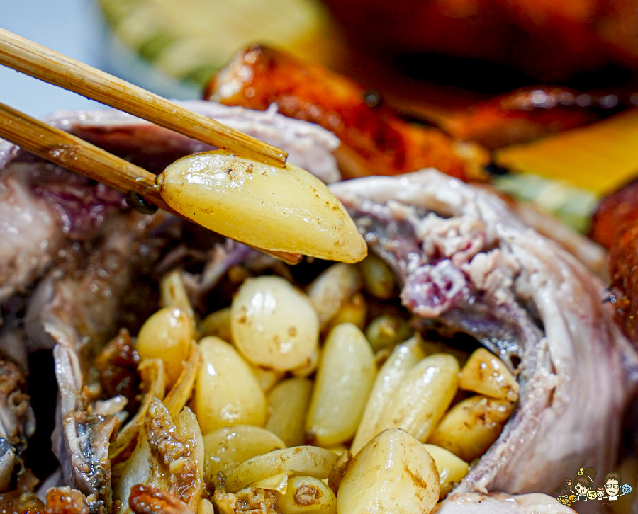 高雄 越南烤雞王 烤雞 獨家 招牌香檸雞 台式椒鹽雞 上癮胡椒雞 蒜香雞  雞腳凍 滷雞腳 獨家 特製 脆皮烤雞