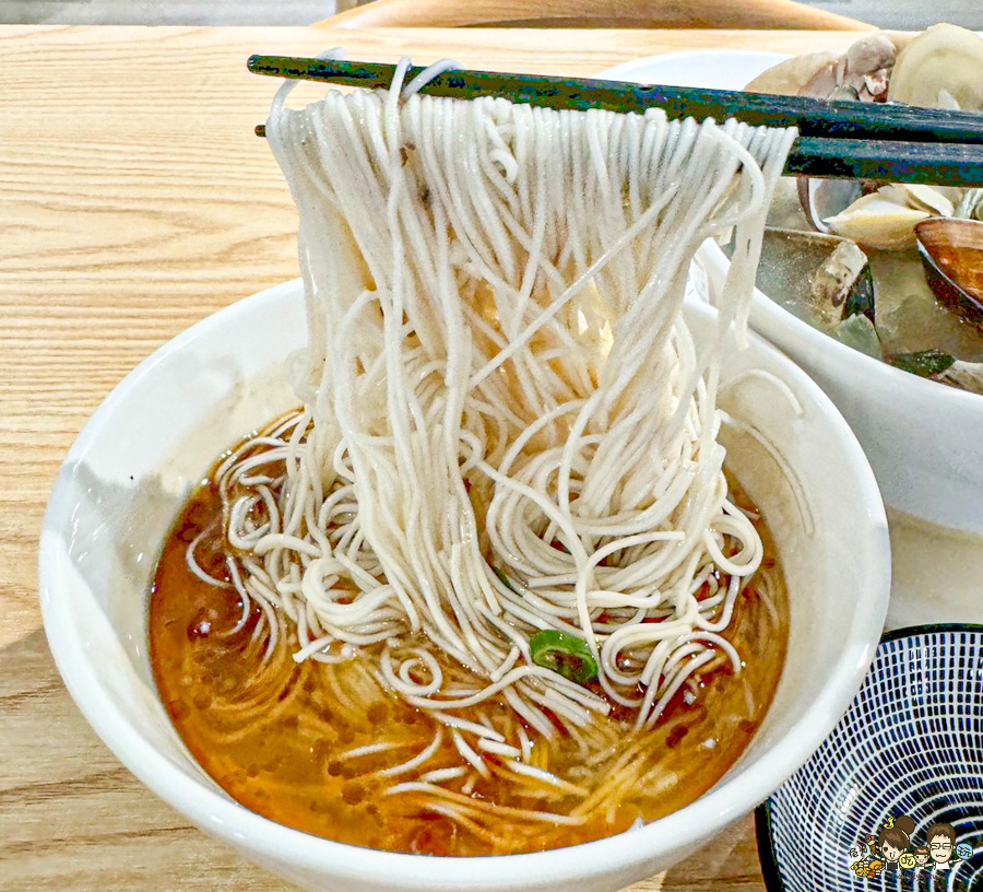 高雄雞湯 美良家 麻油麵線 麵食 熱河美食 推薦 高醫 高雄美食