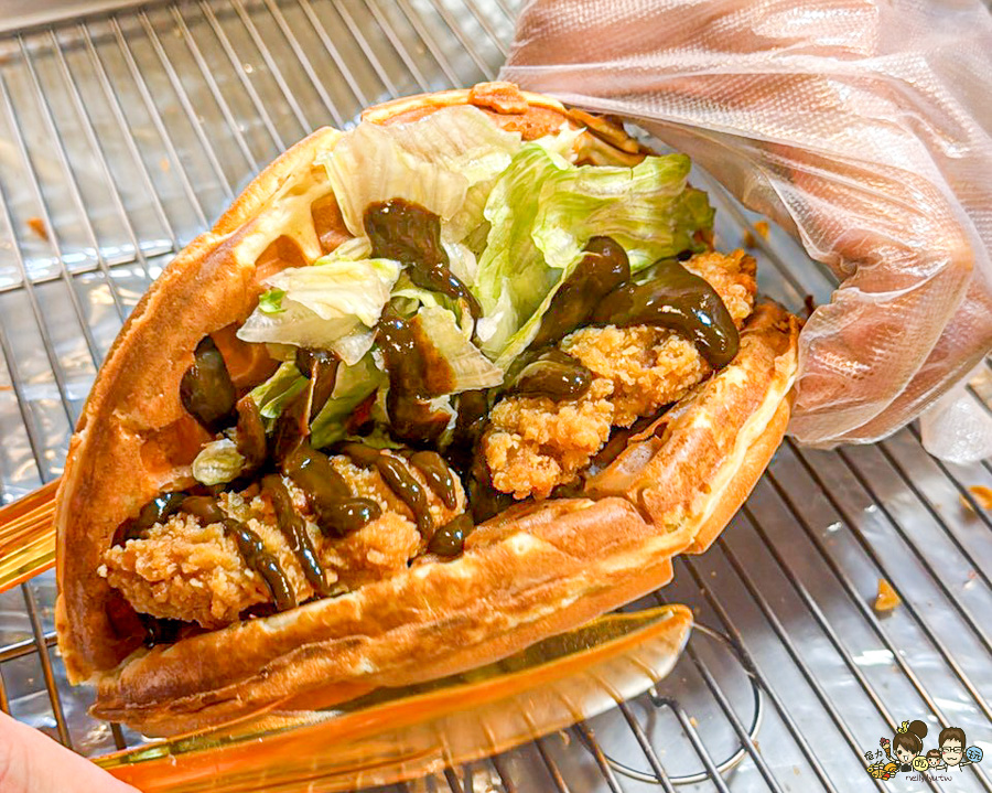 高雄小木屋 四維路 好吃鬆餅 專賣店 約會 聚餐 下午茶 點心甜點 爆量 銅板價格 爆料