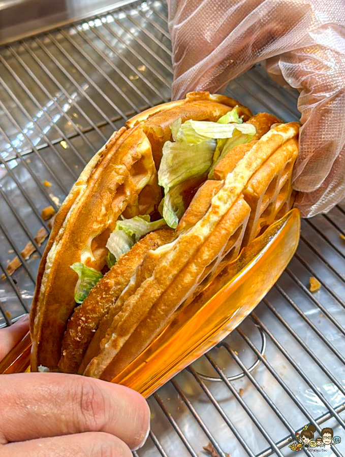 高雄小木屋 四維路 好吃鬆餅 專賣店 約會 聚餐 下午茶 點心甜點 爆量 銅板價格 爆料