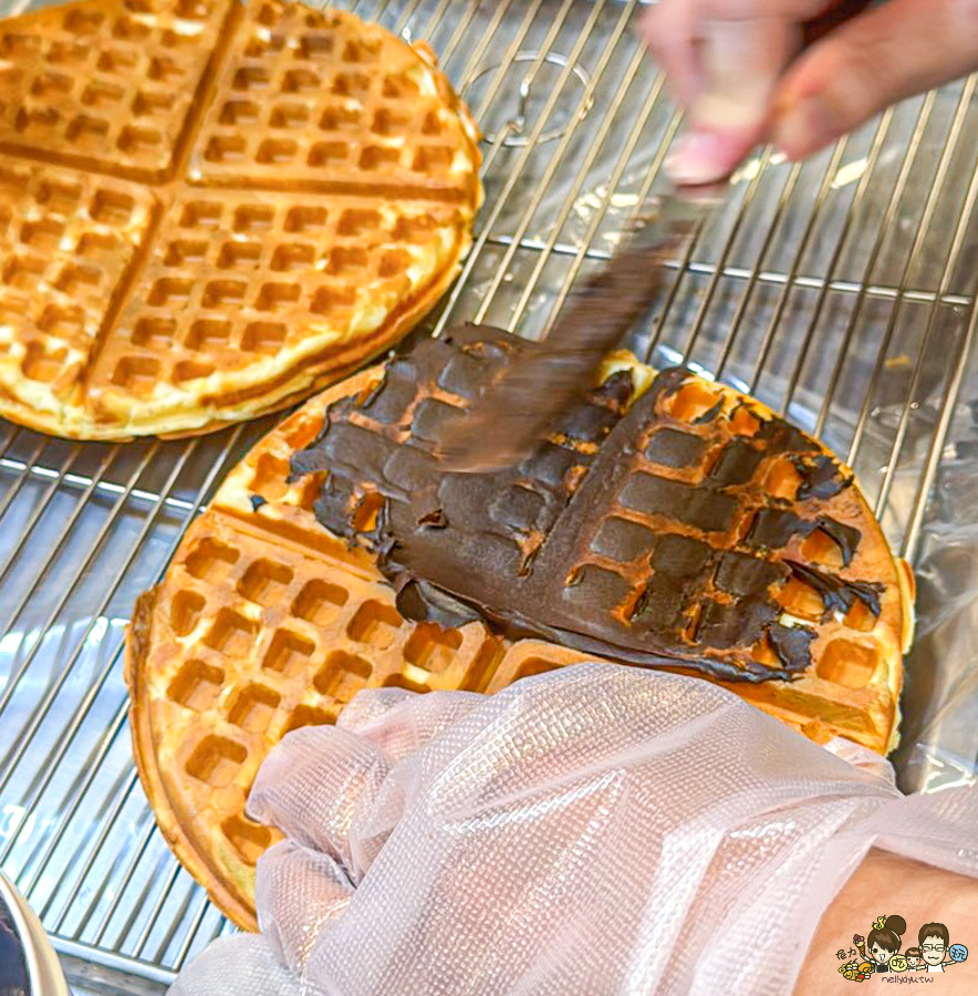 高雄小木屋 四維路 好吃鬆餅 專賣店 約會 聚餐 下午茶 點心甜點 爆量 銅板價格 爆料