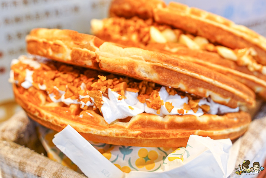 高雄小木屋 四維路 好吃鬆餅 專賣店 約會 聚餐 下午茶 點心甜點 爆量 銅板價格 爆料