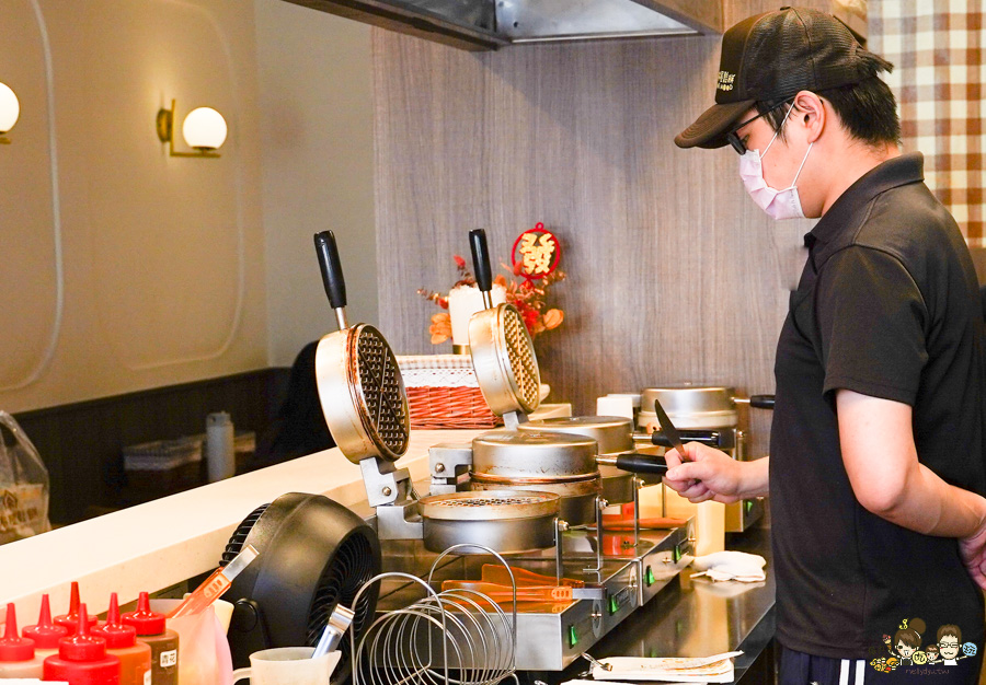 高雄小木屋 四維路 好吃鬆餅 專賣店 約會 聚餐 下午茶 點心甜點 爆量 銅板價格 爆料