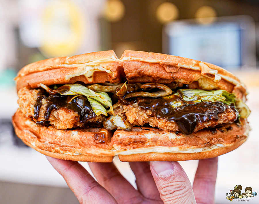 高雄小木屋 四維路 好吃鬆餅 專賣店 約會 聚餐 下午茶 點心甜點 爆量 銅板價格 爆料