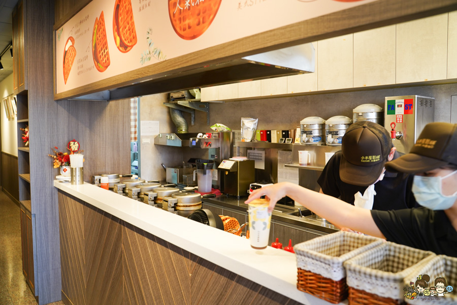 高雄小木屋 四維路 好吃鬆餅 專賣店 約會 聚餐 下午茶 點心甜點 爆量 銅板價格 爆料