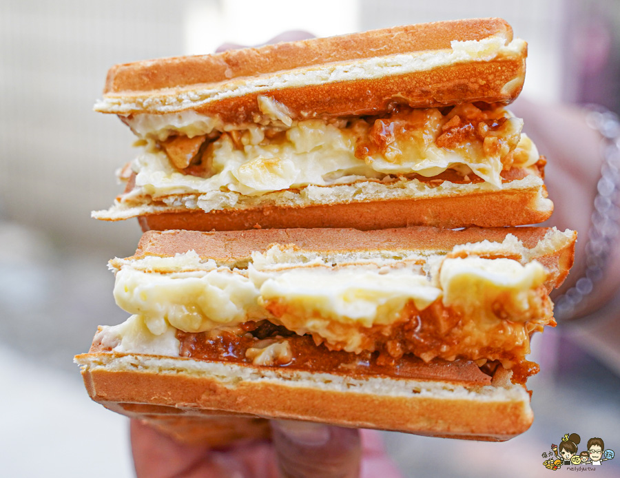 高雄小木屋 四維路 好吃鬆餅 專賣店 約會 聚餐 下午茶 點心甜點 爆量 銅板價格 爆料