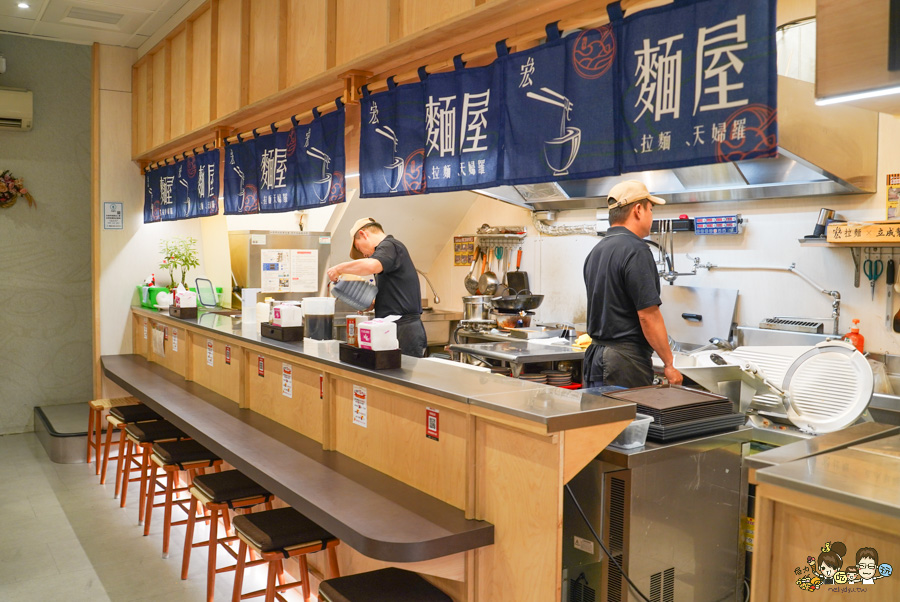 宏麵屋 高雄拉麵 好吃拉麵 必吃 在第十年 河堤社區 河堤美食 必吃 排隊 好吃 推薦 拉麵