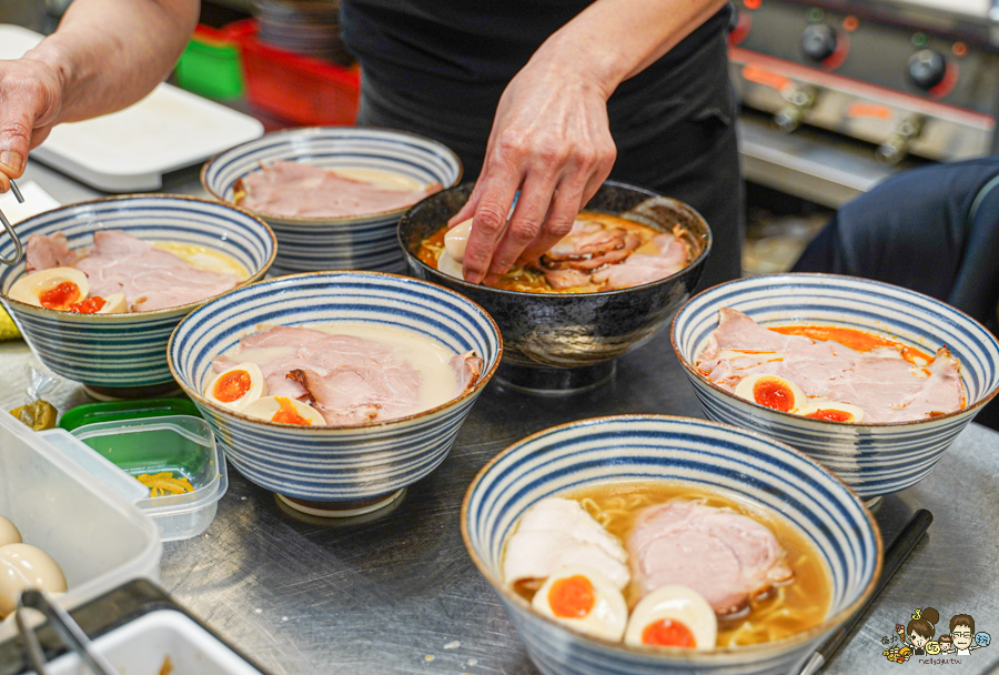 宏麵屋 高雄拉麵 好吃拉麵 必吃 在第十年 河堤社區 河堤美食 必吃 排隊 好吃 推薦 拉麵