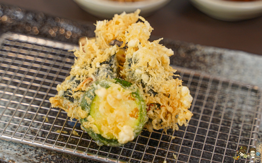 宏麵屋 高雄拉麵 好吃拉麵 必吃 在第十年 河堤社區 河堤美食 必吃 排隊 好吃 推薦 拉麵