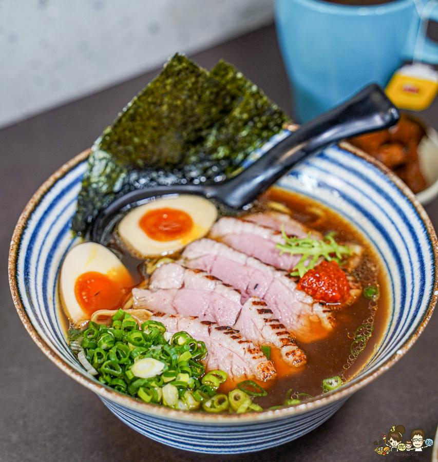 宏麵屋 高雄拉麵 好吃拉麵 必吃 在第十年 河堤社區 河堤美食 必吃 排隊 好吃 推薦 拉麵