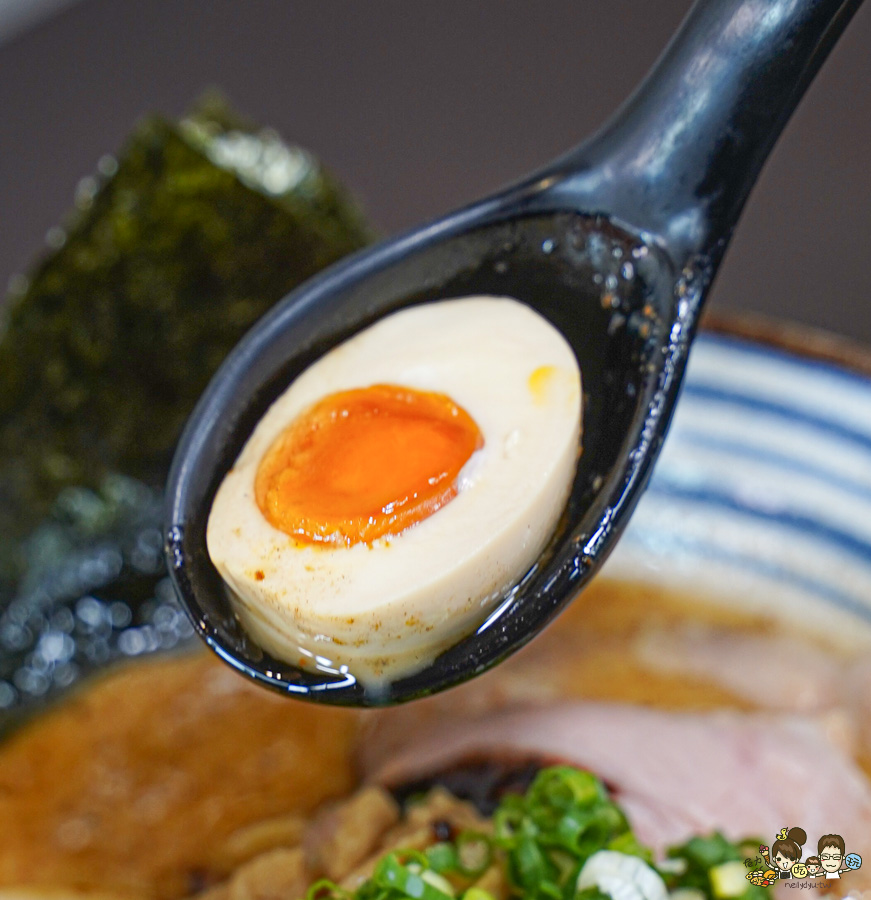 宏麵屋 高雄拉麵 好吃拉麵 必吃 在第十年 河堤社區 河堤美食 必吃 排隊 好吃 推薦 拉麵