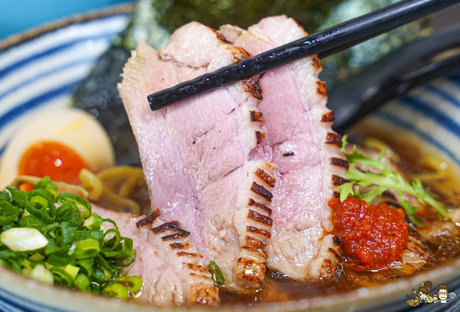 宏麵屋 高雄拉麵 好吃拉麵 必吃 在第十年 河堤社區 河堤美食 必吃 排隊 好吃 推薦 拉麵