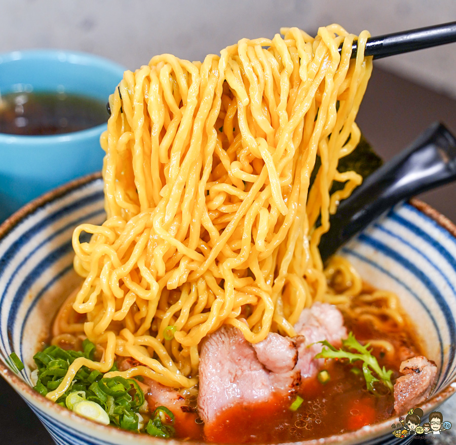 宏麵屋 高雄拉麵 好吃拉麵 必吃 在第十年 河堤社區 河堤美食 必吃 排隊 好吃 推薦 拉麵