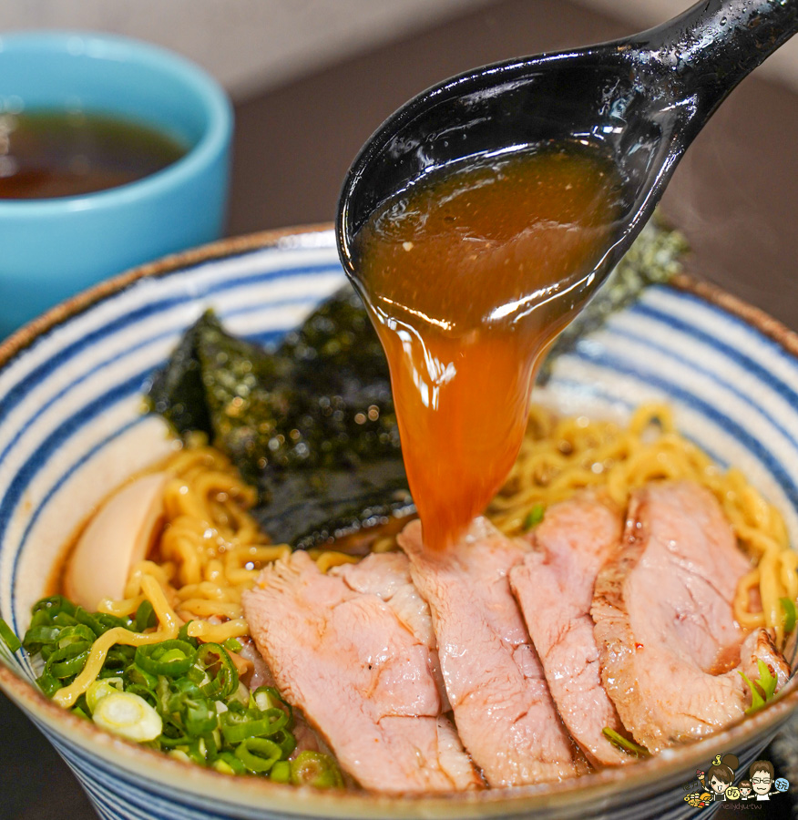 宏麵屋 高雄拉麵 好吃拉麵 必吃 在第十年 河堤社區 河堤美食 必吃 排隊 好吃 推薦 拉麵